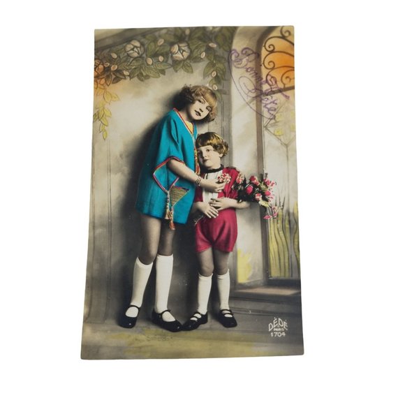 RPPC Cuteness Warning 2 Little Dutch Girls Vintage Bonne Fete Blue & Red 1917? - Picture 1 of 11